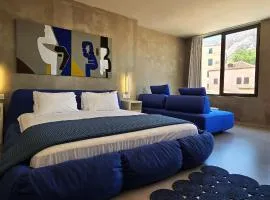 99 Adrianou Apartments