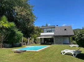 Casa Libao-VILLA ENTRE BILBAO Y URDAIBAI CON PISCINA PRIVADA