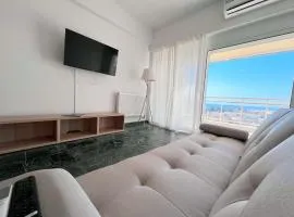 Krystalli 3BR apartment in Voula by ΜΡS