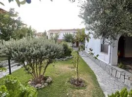 Petalides Breeze Maisonette