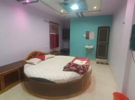 Hotels shivtej lodging，位于Top的酒店