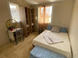 La chambre solaire à la ferme，位于Saint-Maurice-la-Clouère的酒店