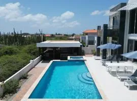 Ocean View Mansion 8 min to Palm Beach