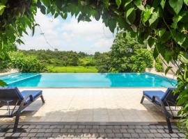River Estates Resort, Restaurant & Spa by Vibescapes，位于卡尔贾特的酒店