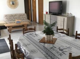 Bienvenue dans notre maison，位于奥雷龙圣乔治的带停车场的酒店