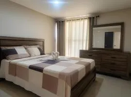 2 Bed-Sleeps 5-Private Garden-Free Parking
