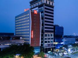 宜必思加丁塞尔彭酒店，位于塞尔蓬的宜必思酒店