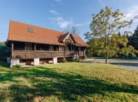 3 Bedroom Amazing Home In Derezani