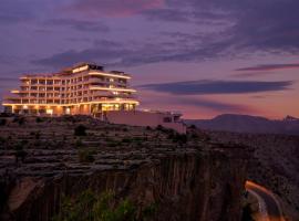 Hotel Indigo Jabal Akhdar Resort & Spa by IHG，位于Al ‘Aqar的家庭/亲子酒店