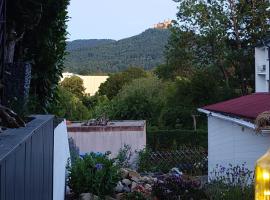 Wohnung Liana mit Blick zur Burg，位于黑欣根的酒店