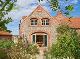Crown Cottage Norfolk，位于Hindringham的酒店