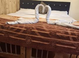Ave Maria Guest House & Restaurant and Bar，位于科尔瓦的酒店