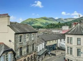 Luxury Stay, Steps to Cafes, Pubs & Trails Dogs OK
