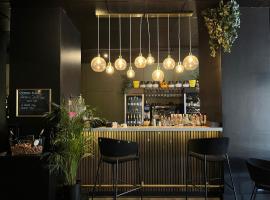 HOTEL & SPA Le Renard Centre，位于香槟沙隆的酒店