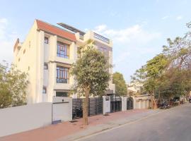 HOTEL O JMD INN，位于Gomti Nagar的酒店