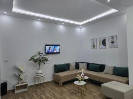 Villa Maya House - Cap Zbib，位于Banī ‘Aţāʼ的酒店
