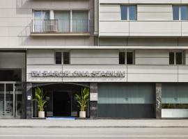 NH巴塞罗那体育场酒店，位于巴塞罗那的高尔夫酒店