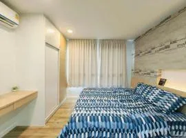 Place to stay near airport rail link