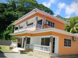 H & M Bayview Apartment Seychelles，位于博瓦隆的酒店