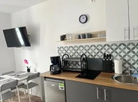 Apartament 44A, Dębina