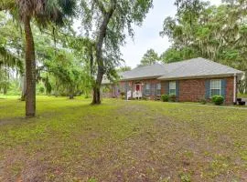 Family Retreat in Beaufort: 3 Mi to Historic Dtwn