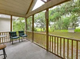 3 Mi to Historic Dtwn Family Retreat in Beaufort!