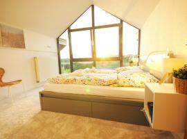 Ferienhaus mit Blick über die Felder und Golfplatz，位于拉特考的酒店