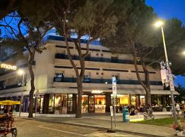 Hotel DOLCEVITA Park & Beach included，位于利多迪耶索罗的酒店