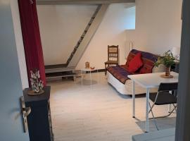 Studio en pleine nature，位于Runan的酒店