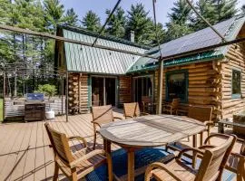 3 Mi to UMass Amherst Peaceful New England Cabin