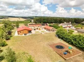 The Estate, Luxury Spacious Family Stay with 3 Hot Tubs, Scenic Views Sleeps 16 near Durham & Bishop Auckland