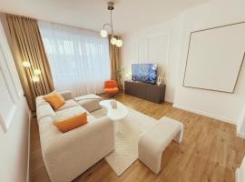 Velký luxusní apartmán se dvěma ložnicemi v centru Pardubic - WiFi, Netflix, zahrada，位于帕尔杜比采的酒店