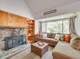 Winter Fun! Resort Condo half Mi to Campton Mtn