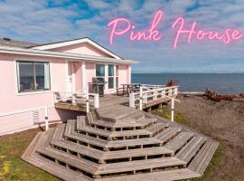 The Pink House - Dungeness Waterfront Home，位于塞奎姆的酒店