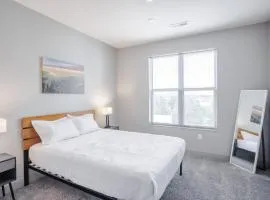 CozySuites at the Banks gym pool 02
