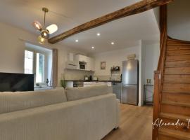 "La Tour", Logement cosy, au calme，位于Vertrieu的酒店