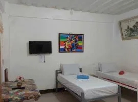 RedDoorz at Wyns Hotel