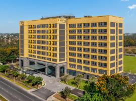 HIIVE by fusion Binh Duong New City - VSIP 2，位于土龙木市的酒店