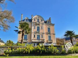 Château de la Roche, 11-12 personnes，位于Ahuillé的酒店