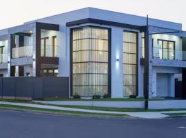 Brand New Complete Designer House，位于Marsden Park的酒店