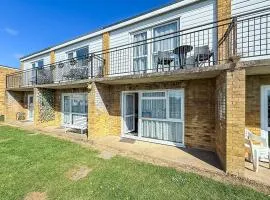 8 Berth Chalet To Hire In Hemsby Near Hemsby Beach Ref 18117B