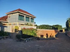 Alice Gardens & Campsite