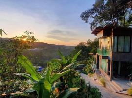 The Kiriwong Valley Villas & Restaurant เดอะคีรีวง วัลเลย์ วิลล่า แอนด์ เรสเตอรองท์，位于Ban Yan Yao的酒店