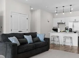 Chattanooga Getaway-Sleek 2BR at the Poplin