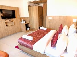 HOTEL THE ELEVATE Near Terminal 3 Delhi International Airport WITH- FREE AIRPORT PICKUP and DROP，位于新德里的酒店