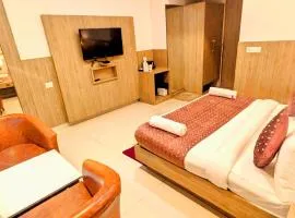 HOTEL THE ELEVATE Near Terminal 3 Delhi International Airport WITH- FREE AIRPORT PICKUP and DROP