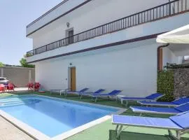 1 Bedroom Amazing Apartment In Palmi