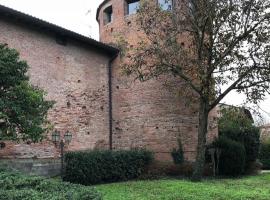 Niviano Castello，位于Larzano的酒店