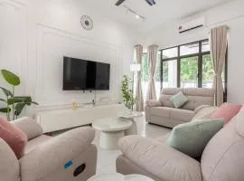 Rawang Corner Homestay with Arcade Game