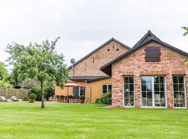 Ferienhaus Sükow，位于佩尔莱贝格的酒店